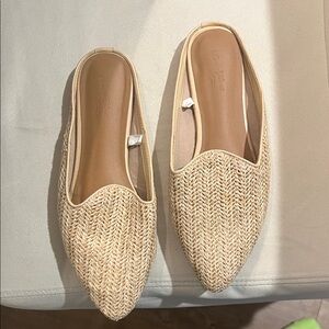 Universal Thread Natural Beige Woven Pointed-Toe Slip-On Mules